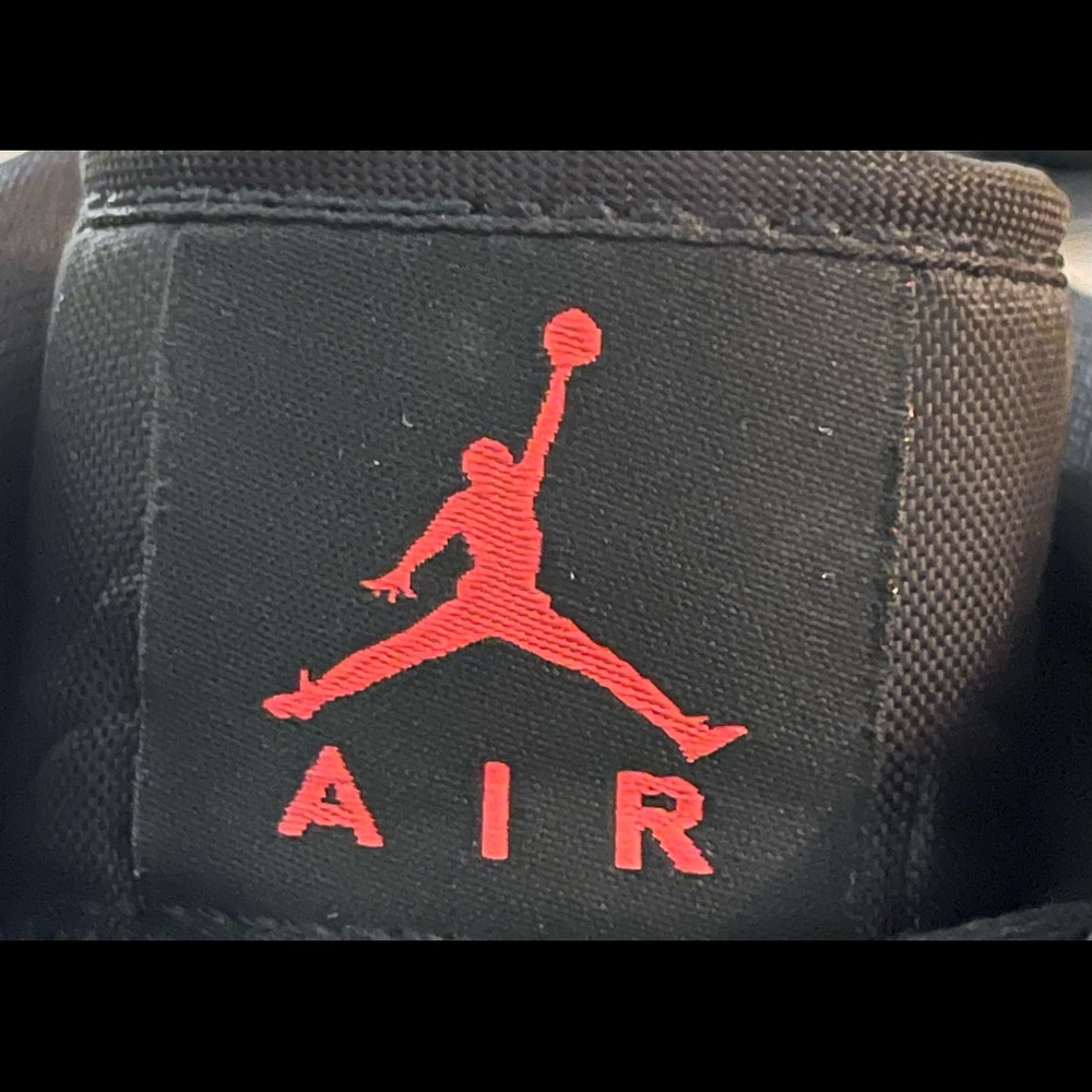 ❤️🖤Air Jordan 1 Mid Siren Red / Black❤️🖤 - Picture 11 of 13